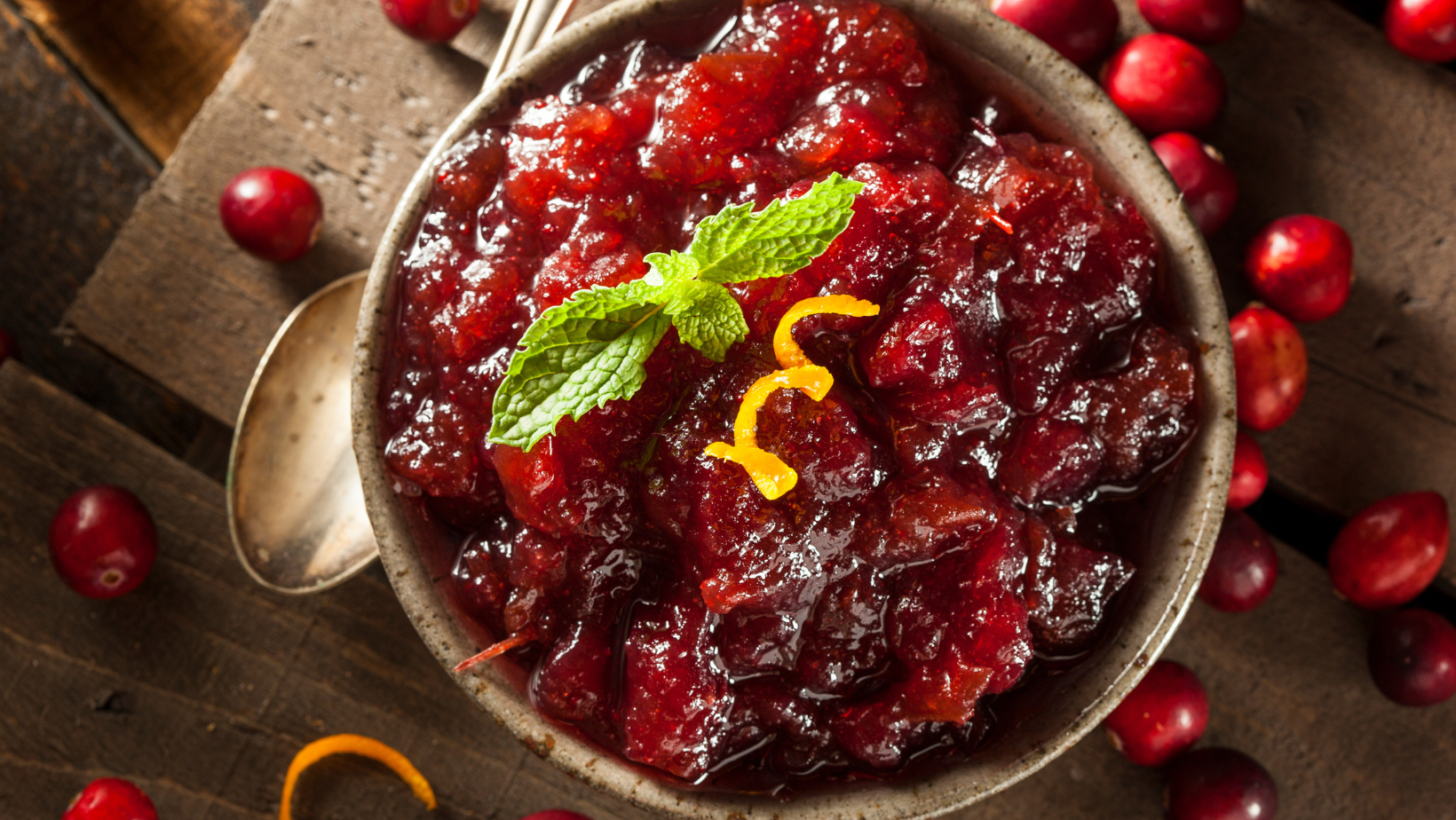 homemade red cranberry sauce